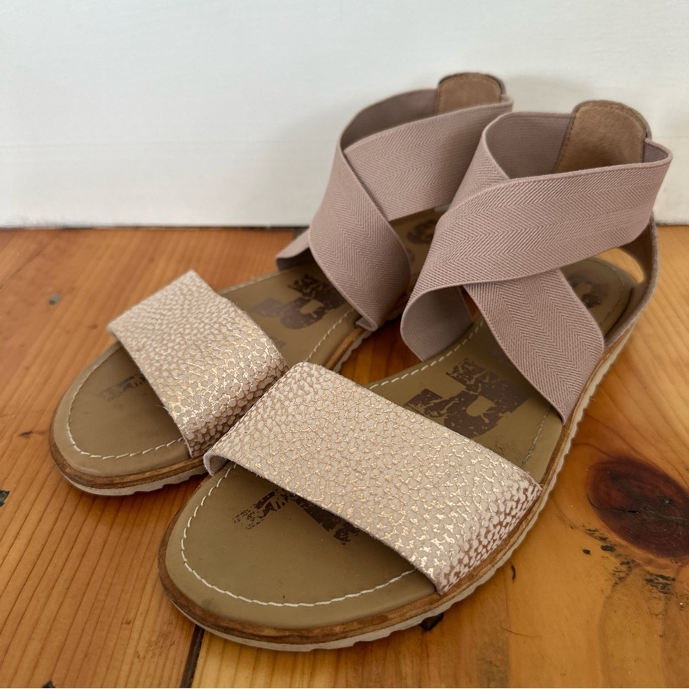 Sorel Womens Size 7 Ella Sandal Criss Cross Ankle Strap Leather Pink Metallic